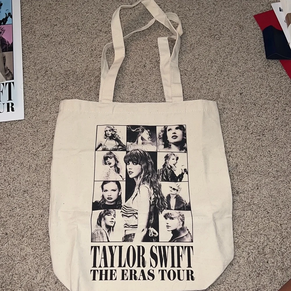 Taylor Swift VIP box - Picture 8 of 16